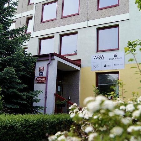Km House Cerny Most Hostel Praga Exterior foto