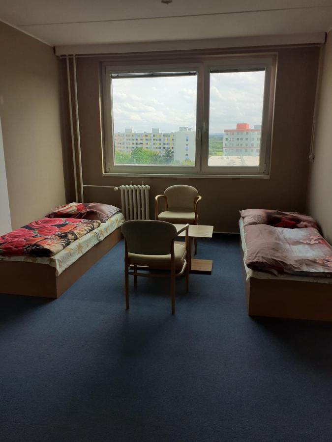 Km House Cerny Most Hostel Praga Exterior foto