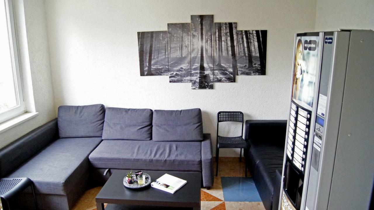 Km House Cerny Most Hostel Praga Exterior foto