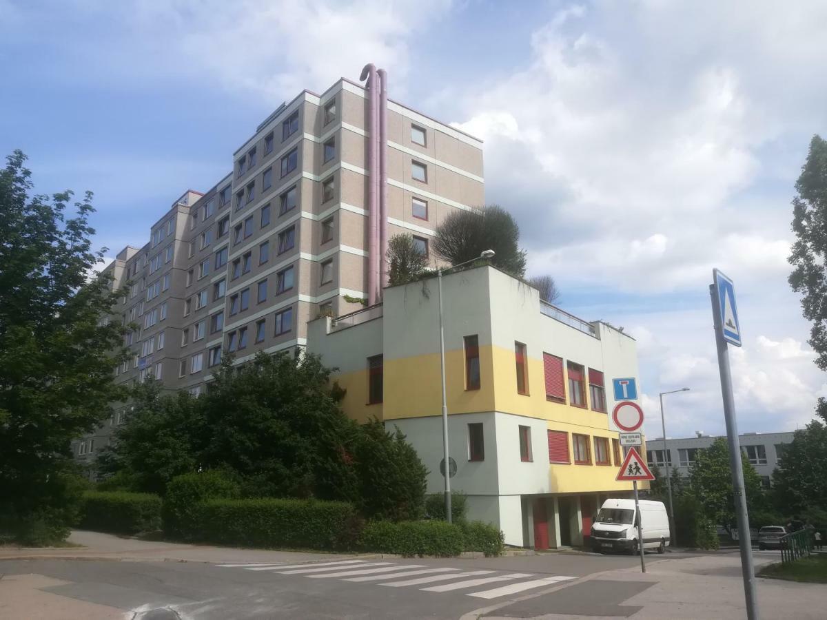 Km House Cerny Most Hostel Praga Exterior foto