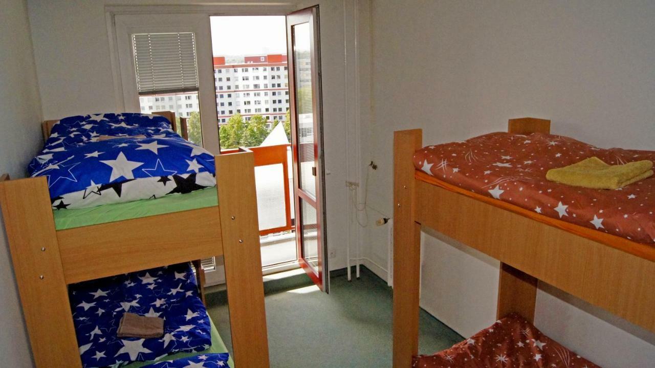 Km House Cerny Most Hostel Praga Exterior foto