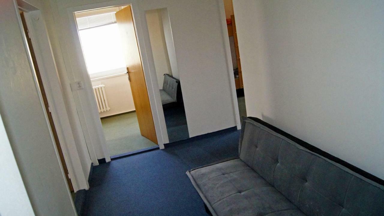 Km House Cerny Most Hostel Praga Exterior foto