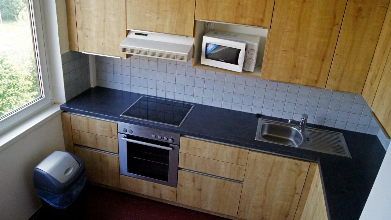 Km House Cerny Most Hostel Praga Exterior foto