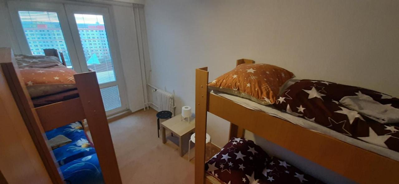 Km House Cerny Most Hostel Praga Exterior foto