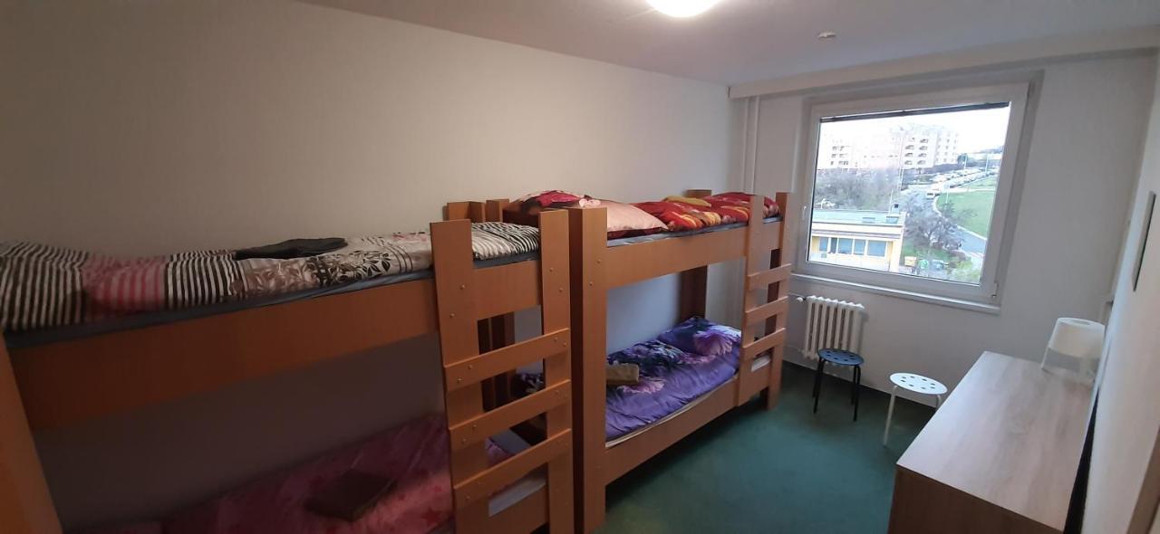 Km House Cerny Most Hostel Praga Exterior foto